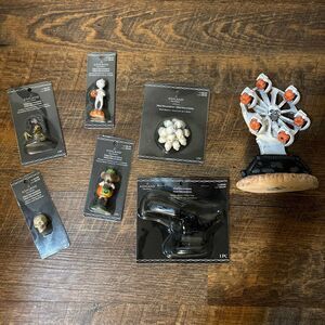 7 NEW Ashland Tiny
Treasures Mini Halloween
Skeleton Bust LOT Dollhouse
Villa